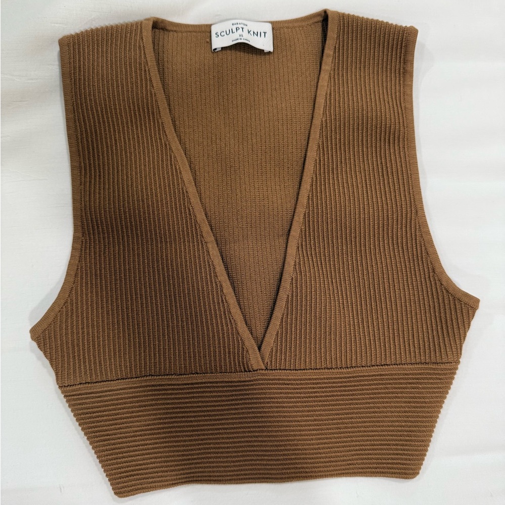 Aritzia crop top
